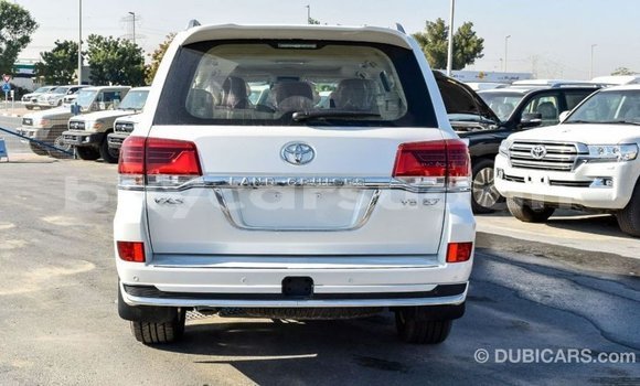 Buy Import Toyota Land Cruiser White Car in Import - Dubai in Al Jazirah State Buy Import Toyota Land Cruiser White Car in Import - Dubai in Al Jazirah State