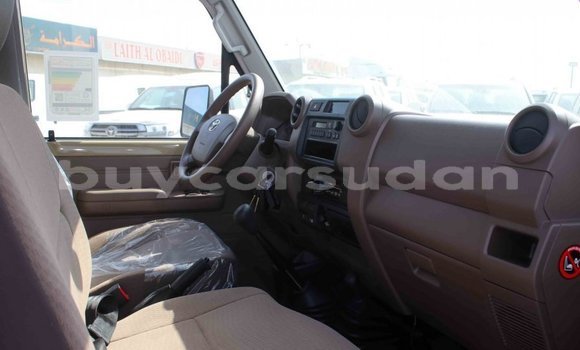 Buy Import Toyota Land Cruiser Beige Car in Import - Dubai in Al Jazirah State Buy Import Toyota Land Cruiser Beige Car in Import - Dubai in Al Jazirah State