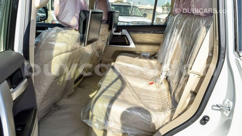 Big with watermark toyota land cruiser al jazirah state import dubai 2795