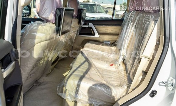 Buy Import Toyota Land Cruiser White Car in Import - Dubai in Al Jazirah State Buy Import Toyota Land Cruiser White Car in Import - Dubai in Al Jazirah State