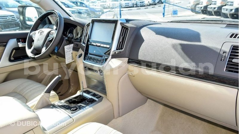 Big with watermark toyota land cruiser al jazirah state import dubai 2795