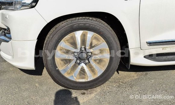 Buy Import Toyota Land Cruiser White Car in Import - Dubai in Al Jazirah State Buy Import Toyota Land Cruiser White Car in Import - Dubai in Al Jazirah State