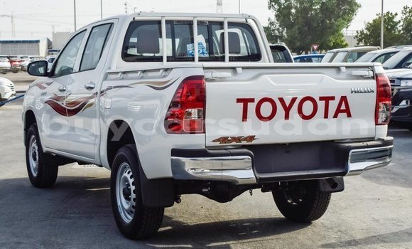 Acheter Import Voiture Toyota Hilux Blanc à Import - Dubai, État d'Al Jazirah Acheter Import Voiture Toyota Hilux Blanc à Import - Dubai, État d'Al Jazirah