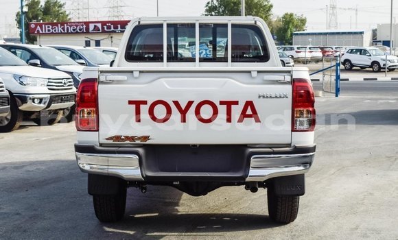 Acheter Import Voiture Toyota Hilux Blanc à Import - Dubai, État d'Al Jazirah Acheter Import Voiture Toyota Hilux Blanc à Import - Dubai, État d'Al Jazirah