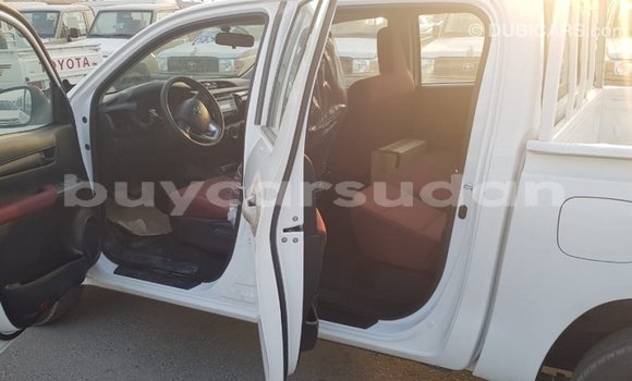 Acheter Import Voiture Toyota Hilux Blanc à Import - Dubai, État d'Al Jazirah Acheter Import Voiture Toyota Hilux Blanc à Import - Dubai, État d'Al Jazirah