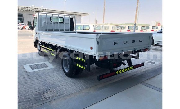 Buy Import Mitsubishi Carisma White Car in Import - Dubai in Al Jazirah State Buy Import Mitsubishi Carisma White Car in Import - Dubai in Al Jazirah State