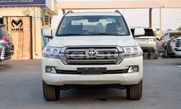Buy Import Toyota Land Cruiser White Car in Import - Dubai in Al Jazirah State Buy Import Toyota Land Cruiser White Car in Import - Dubai in Al Jazirah State