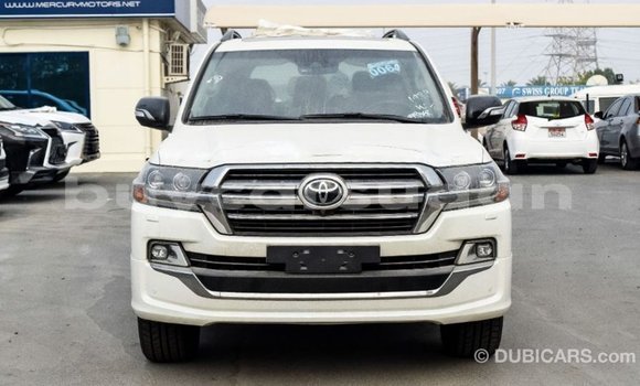 Acheter Import Voiture Toyota Land Cruiser Blanc à Import - Dubai, État d'Al Jazirah Acheter Import Voiture Toyota Land Cruiser Blanc à Import - Dubai, État d'Al Jazirah