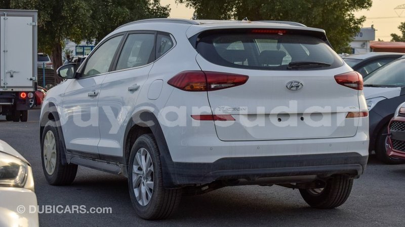 Big with watermark hyundai tucson al jazirah state import dubai 2838