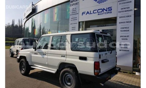 Buy Import Toyota Land Cruiser White Car in Import - Dubai in Al Jazirah State Buy Import Toyota Land Cruiser White Car in Import - Dubai in Al Jazirah State