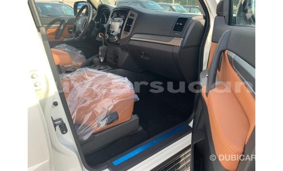 Buy Import Mitsubishi Pajero White Car in Import - Dubai in Al Jazirah State Buy Import Mitsubishi Pajero White Car in Import - Dubai in Al Jazirah State