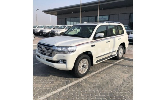 Buy Import Toyota Land Cruiser White Car in Import - Dubai in Al Jazirah State Buy Import Toyota Land Cruiser White Car in Import - Dubai in Al Jazirah State