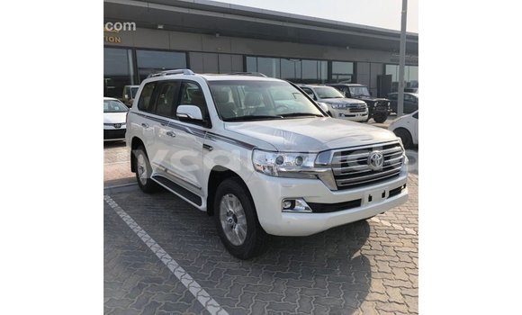 Buy Import Toyota Land Cruiser White Car in Import - Dubai in Al Jazirah State Buy Import Toyota Land Cruiser White Car in Import - Dubai in Al Jazirah State