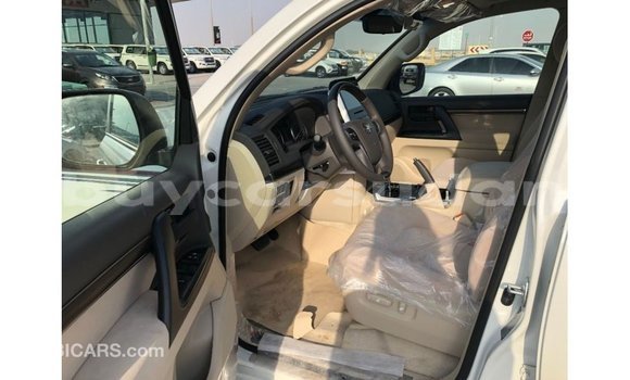 Buy Import Toyota Land Cruiser White Car in Import - Dubai in Al Jazirah State Buy Import Toyota Land Cruiser White Car in Import - Dubai in Al Jazirah State