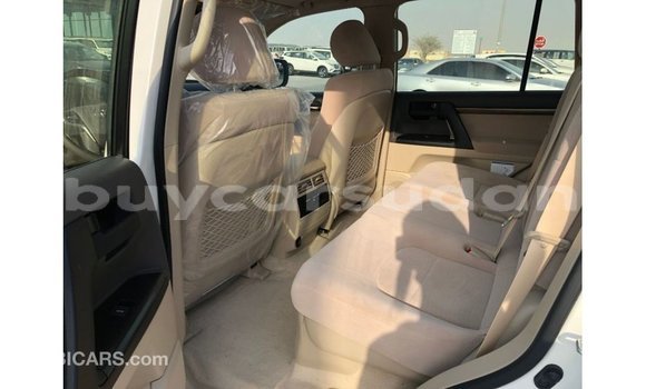 Buy Import Toyota Land Cruiser White Car in Import - Dubai in Al Jazirah State Buy Import Toyota Land Cruiser White Car in Import - Dubai in Al Jazirah State