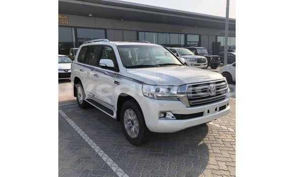 Buy Import Toyota Land Cruiser White Car in Import - Dubai in Al Jazirah State Buy Import Toyota Land Cruiser White Car in Import - Dubai in Al Jazirah State