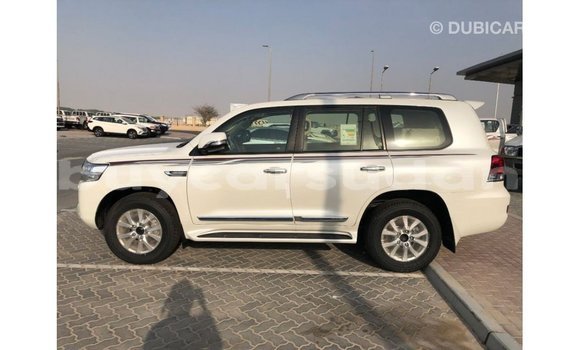Buy Import Toyota Land Cruiser White Car in Import - Dubai in Al Jazirah State Buy Import Toyota Land Cruiser White Car in Import - Dubai in Al Jazirah State