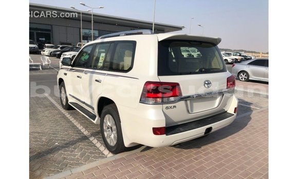 Buy Import Toyota Land Cruiser White Car in Import - Dubai in Al Jazirah State Buy Import Toyota Land Cruiser White Car in Import - Dubai in Al Jazirah State
