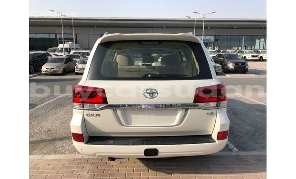 Buy Import Toyota Land Cruiser White Car in Import - Dubai in Al Jazirah State Buy Import Toyota Land Cruiser White Car in Import - Dubai in Al Jazirah State