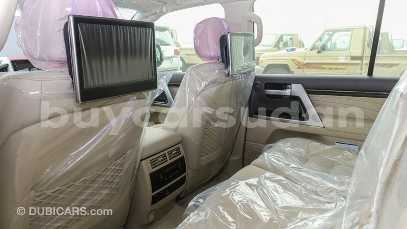 Big with watermark toyota land cruiser al jazirah state import dubai 2855