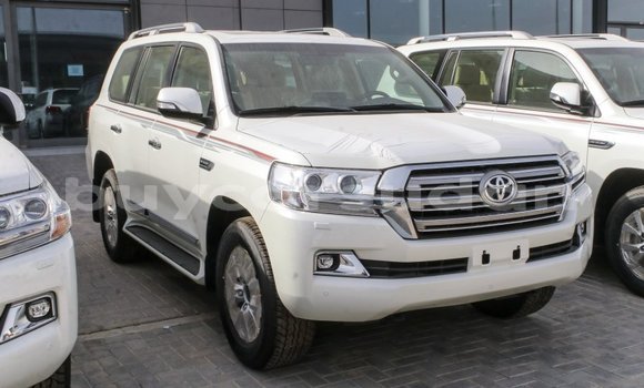 Buy Import Toyota Land Cruiser White Car in Import - Dubai in Al Jazirah State Buy Import Toyota Land Cruiser White Car in Import - Dubai in Al Jazirah State