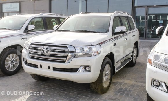 Buy Import Toyota Land Cruiser White Car in Import - Dubai in Al Jazirah State Buy Import Toyota Land Cruiser White Car in Import - Dubai in Al Jazirah State