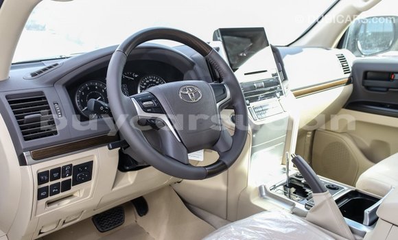 Buy Import Toyota Land Cruiser White Car in Import - Dubai in Al Jazirah State Buy Import Toyota Land Cruiser White Car in Import - Dubai in Al Jazirah State