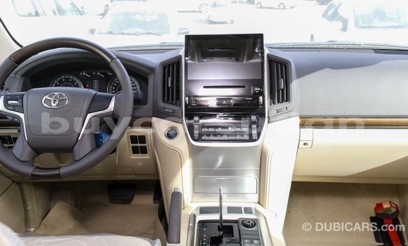 Buy Import Toyota Land Cruiser White Car in Import - Dubai in Al Jazirah State Buy Import Toyota Land Cruiser White Car in Import - Dubai in Al Jazirah State