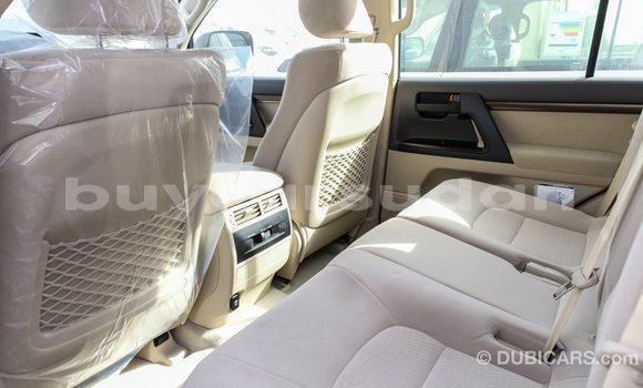 Buy Import Toyota Land Cruiser White Car in Import - Dubai in Al Jazirah State Buy Import Toyota Land Cruiser White Car in Import - Dubai in Al Jazirah State