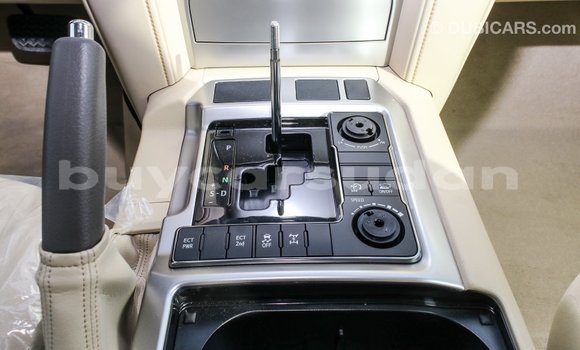 Buy Import Toyota Land Cruiser White Car in Import - Dubai in Al Jazirah State Buy Import Toyota Land Cruiser White Car in Import - Dubai in Al Jazirah State