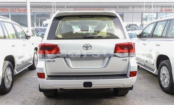 Buy Import Toyota Land Cruiser White Car in Import - Dubai in Al Jazirah State Buy Import Toyota Land Cruiser White Car in Import - Dubai in Al Jazirah State