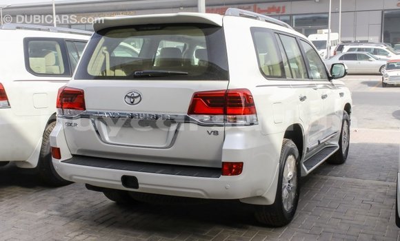 Buy Import Toyota Land Cruiser White Car in Import - Dubai in Al Jazirah State Buy Import Toyota Land Cruiser White Car in Import - Dubai in Al Jazirah State