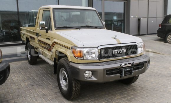 Buy Import Toyota Land Cruiser Beige Car in Import - Dubai in Al Jazirah State Buy Import Toyota Land Cruiser Beige Car in Import - Dubai in Al Jazirah State