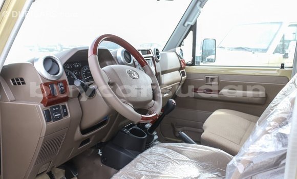 Buy Import Toyota Land Cruiser Beige Car in Import - Dubai in Al Jazirah State Buy Import Toyota Land Cruiser Beige Car in Import - Dubai in Al Jazirah State