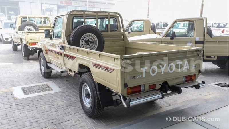 Big with watermark toyota land cruiser al jazirah state import dubai 2858