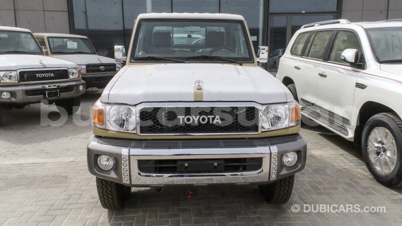Big with watermark toyota land cruiser al jazirah state import dubai 2859