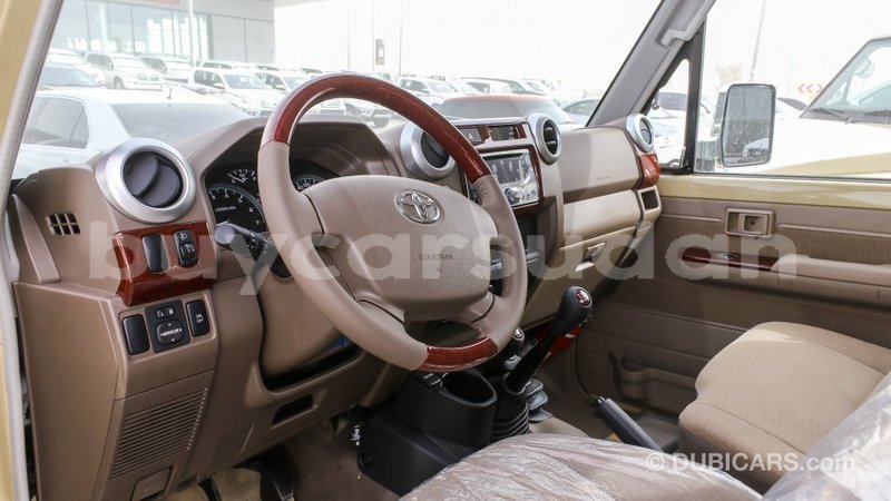 Big with watermark toyota land cruiser al jazirah state import dubai 2859