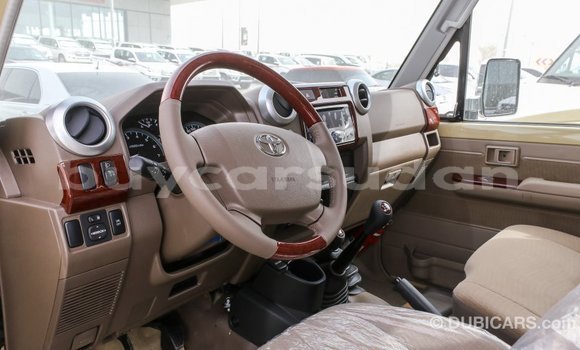 Buy Import Toyota Land Cruiser Beige Car in Import - Dubai in Al Jazirah State Buy Import Toyota Land Cruiser Beige Car in Import - Dubai in Al Jazirah State