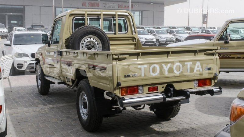 Big with watermark toyota land cruiser al jazirah state import dubai 2859