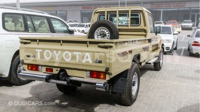 Big with watermark toyota land cruiser al jazirah state import dubai 2859