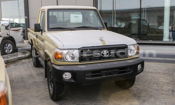 Buy Import Toyota Land Cruiser Beige Car in Import - Dubai in Al Jazirah State Buy Import Toyota Land Cruiser Beige Car in Import - Dubai in Al Jazirah State