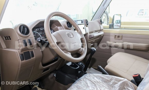 Buy Import Toyota Land Cruiser Beige Car in Import - Dubai in Al Jazirah State Buy Import Toyota Land Cruiser Beige Car in Import - Dubai in Al Jazirah State