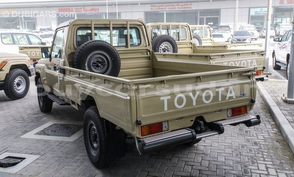 Buy Import Toyota Land Cruiser Beige Car in Import - Dubai in Al Jazirah State Buy Import Toyota Land Cruiser Beige Car in Import - Dubai in Al Jazirah State