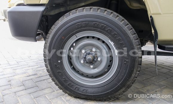 Buy Import Toyota Land Cruiser Beige Car in Import - Dubai in Al Jazirah State Buy Import Toyota Land Cruiser Beige Car in Import - Dubai in Al Jazirah State