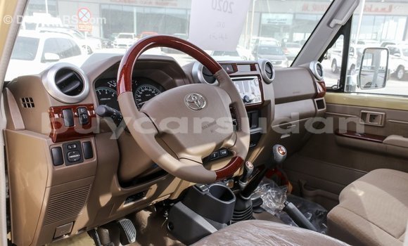 Buy Import Toyota Land Cruiser Beige Car in Import - Dubai in Al Jazirah State Buy Import Toyota Land Cruiser Beige Car in Import - Dubai in Al Jazirah State