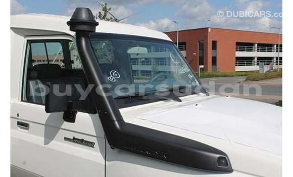 Buy Import Toyota Land Cruiser White Car in Import - Dubai in Al Jazirah State Buy Import Toyota Land Cruiser White Car in Import - Dubai in Al Jazirah State