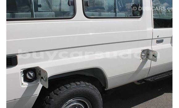 Buy Import Toyota Land Cruiser White Car in Import - Dubai in Al Jazirah State Buy Import Toyota Land Cruiser White Car in Import - Dubai in Al Jazirah State
