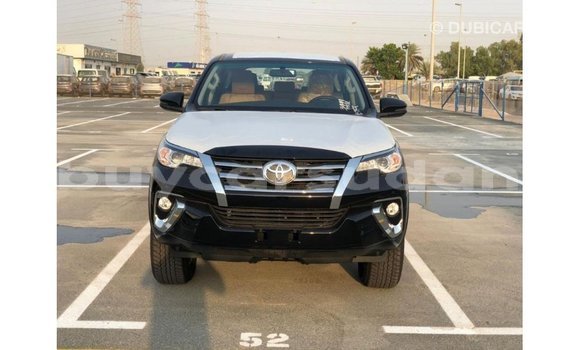 Acheter Import Voiture Toyota Fortuner Noir à Import - Dubai, État d'Al Jazirah Acheter Import Voiture Toyota Fortuner Noir à Import - Dubai, État d'Al Jazirah