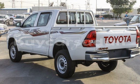 Buy Import Toyota Hilux White Car in Import - Dubai in Al Jazirah State Buy Import Toyota Hilux White Car in Import - Dubai in Al Jazirah State