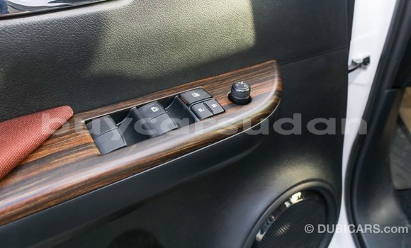 Buy Import Toyota Hilux White Car in Import - Dubai in Al Jazirah State Buy Import Toyota Hilux White Car in Import - Dubai in Al Jazirah State